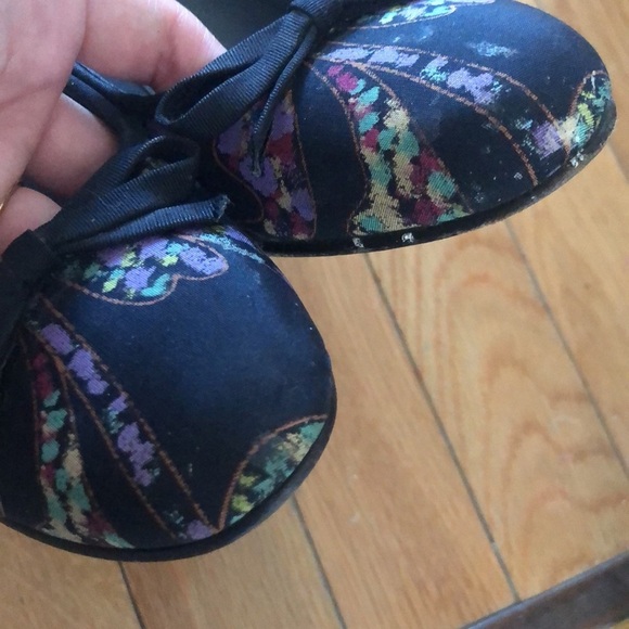 Stuart Weitzman Round toe heels with pattern - Picture 4 of 5